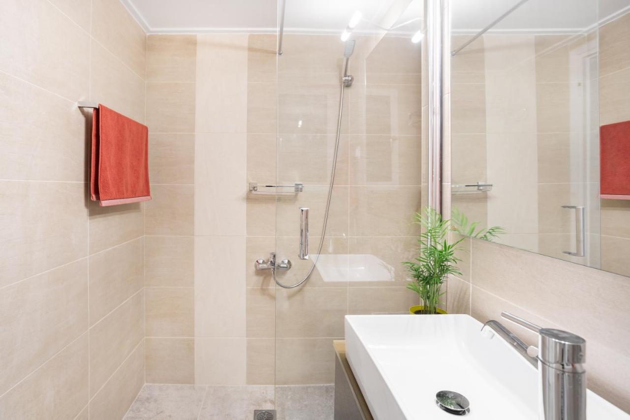 A Short Walk To Syntagma And Plaka By Athenian Homes Atenas Exterior foto